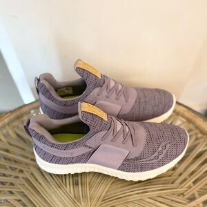 NWOT Saucony Sneakers